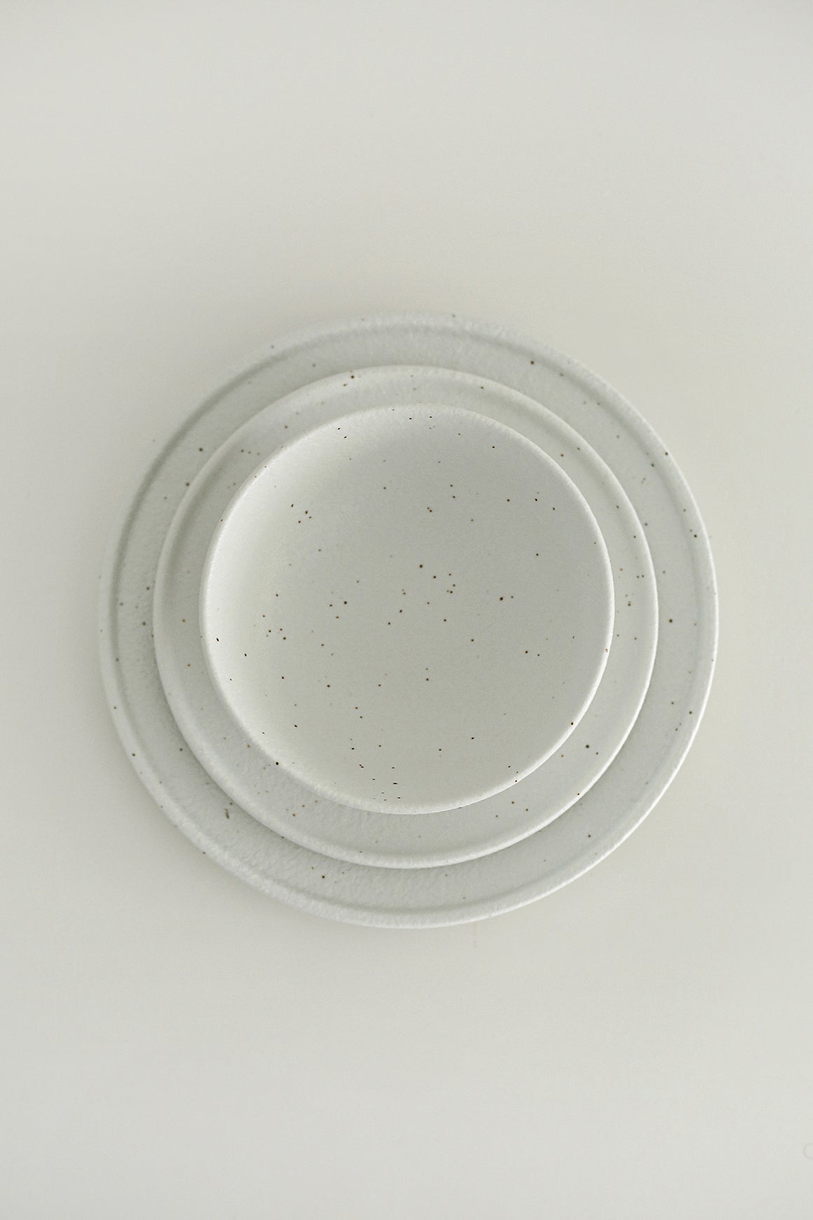 Luxe dinerbord - 28 cm - porselein wit met bruine stipjes